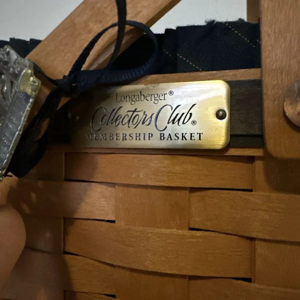 2000 Longaberger Collectors Club Membership Basket With Garden Gate Tulip  Pin